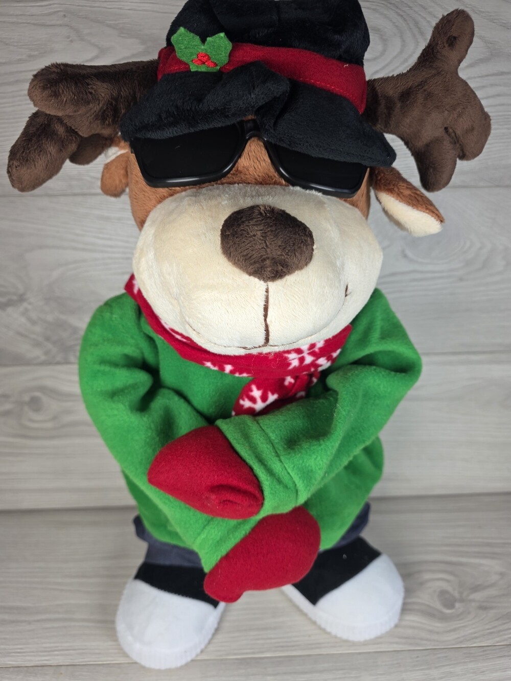 Paulie The Cool Reindeer Christmas Door Greeter Avon UNTESTED SU1